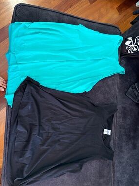 Women’s Short Sleeve Tee - Turquoise and Black